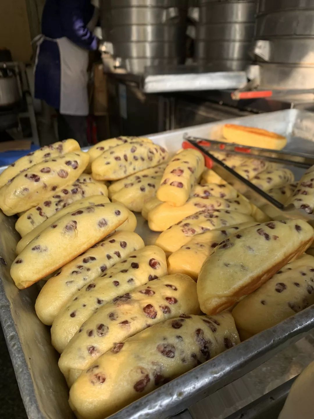 瑞思拜,为红糖馒头排队两小时的成都人