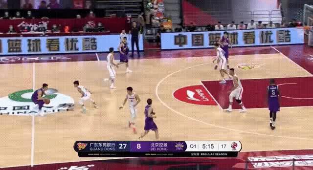 谁说小个子没防守？徐杰生断抖音训练王，3秒后杜锋表情亮了