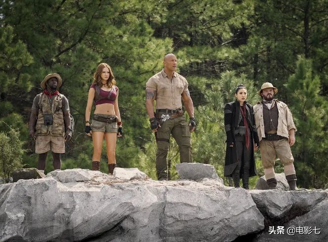 色香味俱全,从童年阴影到成人喜剧,别小看女神这部「R级」片