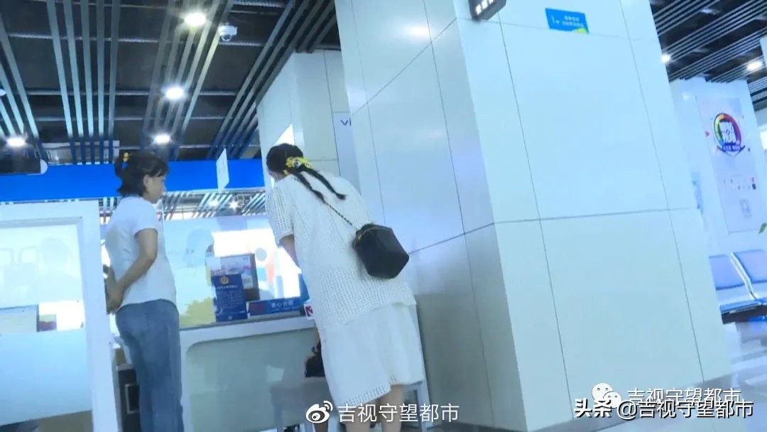 谁办的卡？女子成移动“黑户”，名下有卡6000张