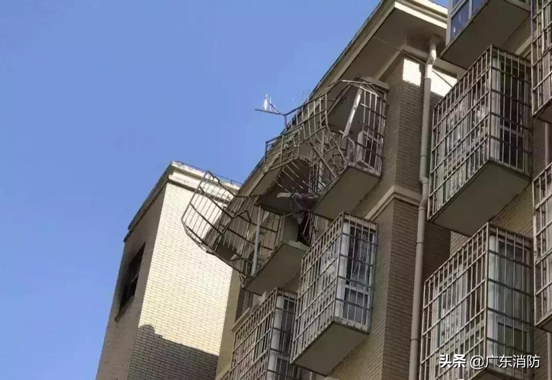 家里爆炸整栋楼都塌了,女子独自在家突然爆炸