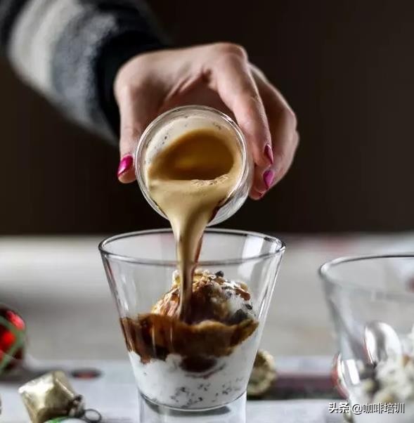 阿芙和佳朵的咖啡怎么做,阿芙佳朵必须用香草口味冰激凌吗