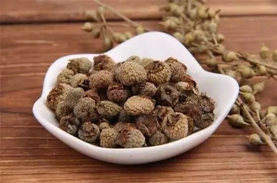 夜尿多用覆盆子多久起作用,覆盆子泡水喝治老年人夜尿多