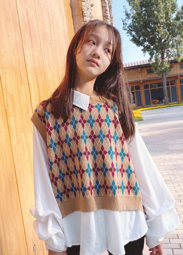 赵薇的女儿穿什么鞋,赵薇穿的老爹鞋