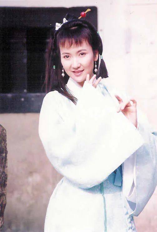 被迷住了！别总说白娘子了，这些美艳女妖，各个都撩