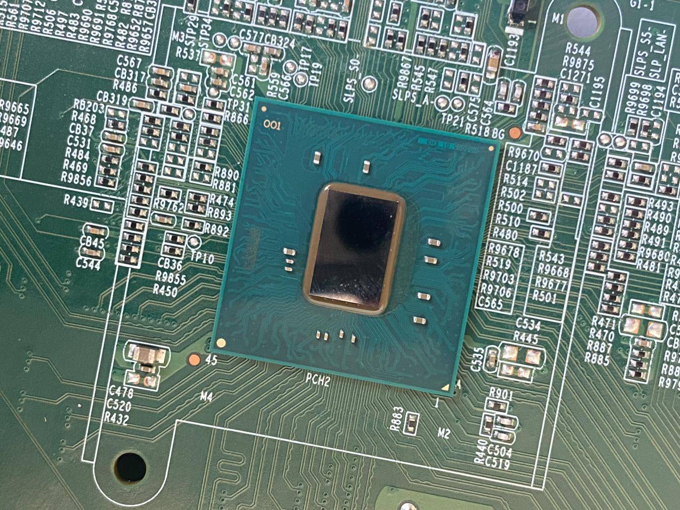 cpu安装在主板上还能拿下来吗,电脑换了主板和cpu需要重装系统吗