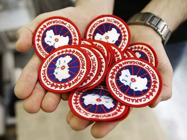 canadagoose羽绒服正版多少钱,canadagoose羽绒服17黑