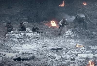 “三三制”拍出来不好看？密集冲锋的“人海战术”就好看了吗？