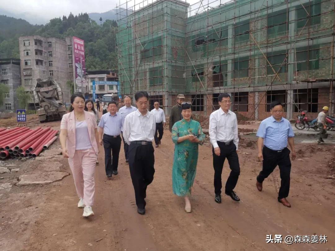 大卡车发生的重大事故,巨型大卡车事故视频