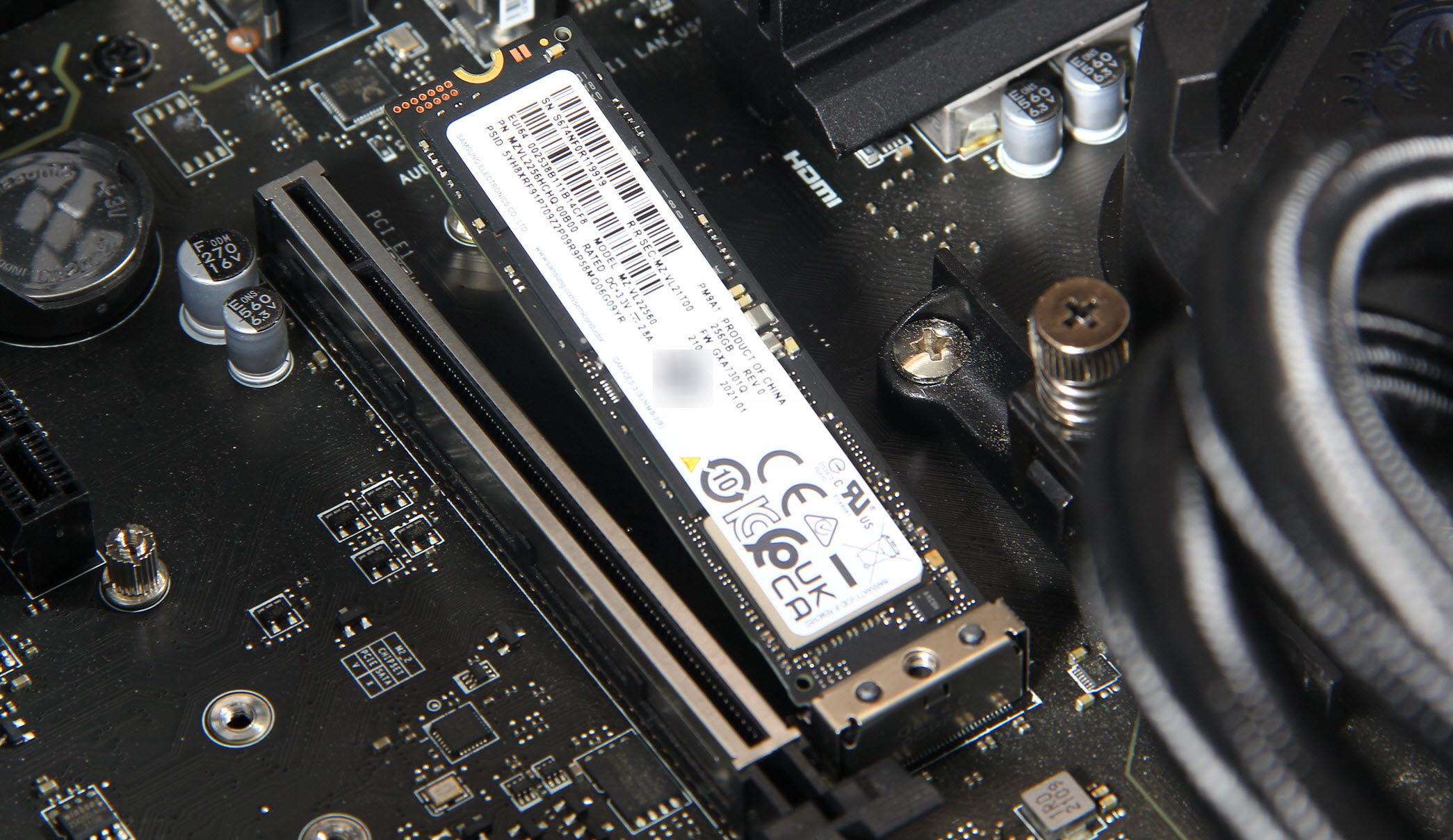 现在显卡入门级的买不到,显卡买刚好够用的还是更好的