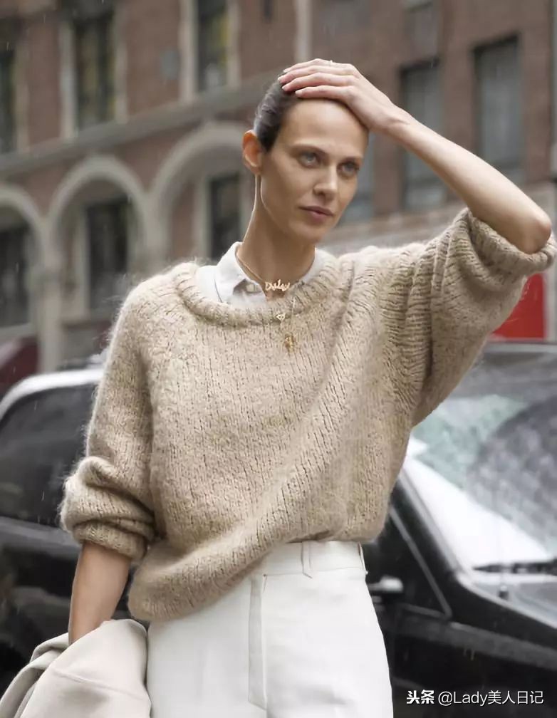 冬天戴出高级感的毛衣项链有几款,毛衣项链时尚款