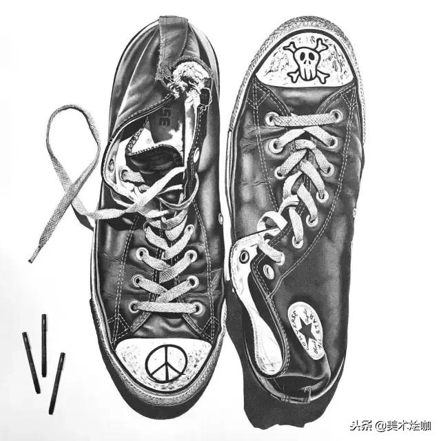 用1支针管笔点画了200小时，结果很惊人