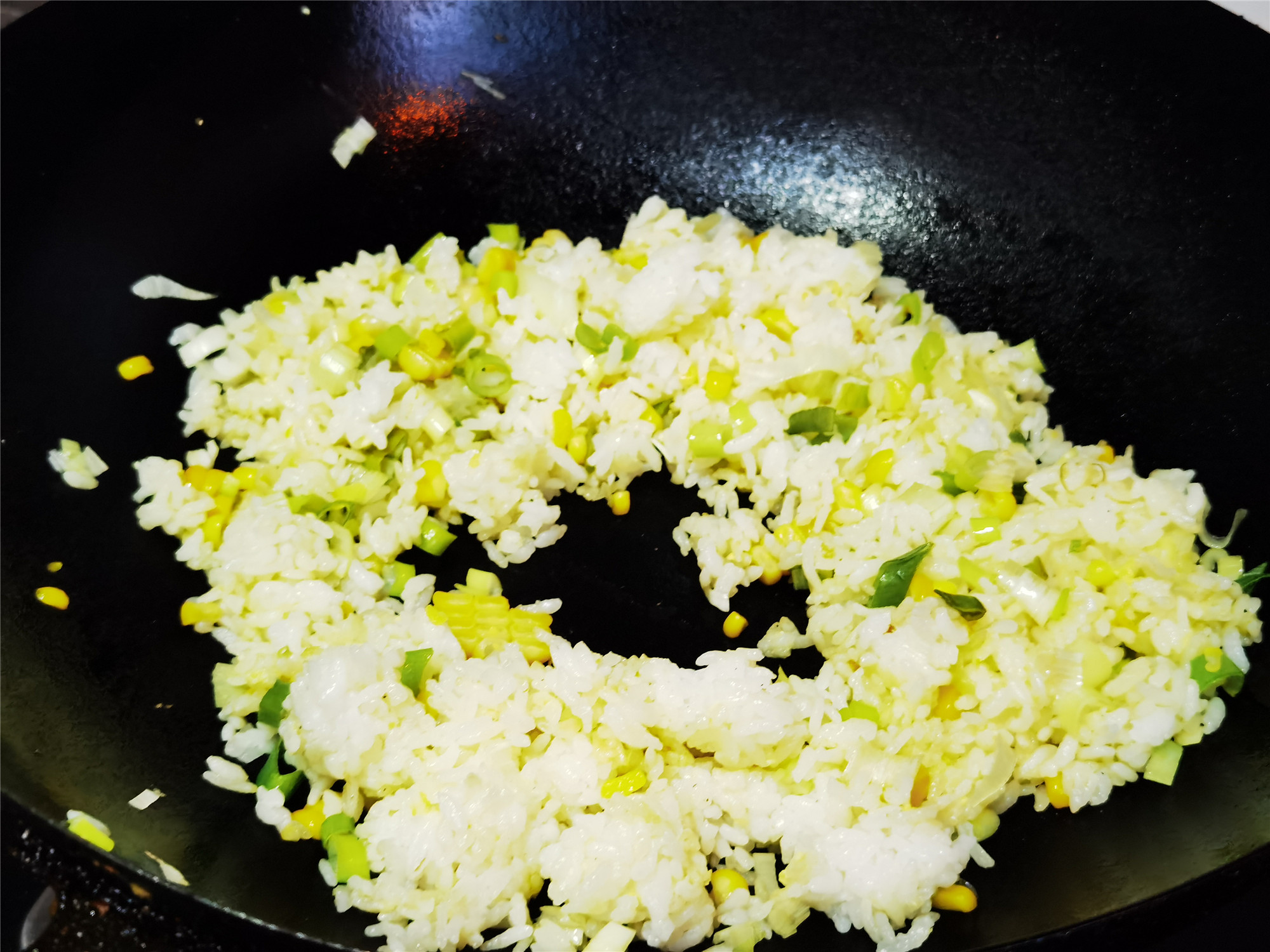 炒米饭要注意什么才能不粘锅,炒米饭要领