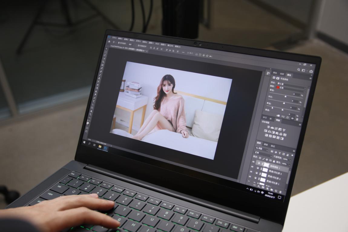 雷蛇13潜行版,一万三买游戏本