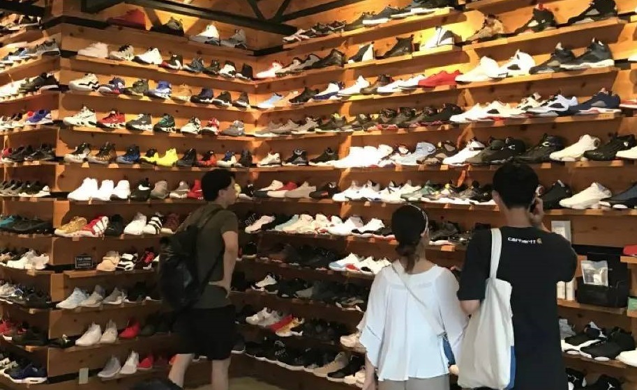 实体店卖鞋怎么挣钱,小县城卖鞋的实体店