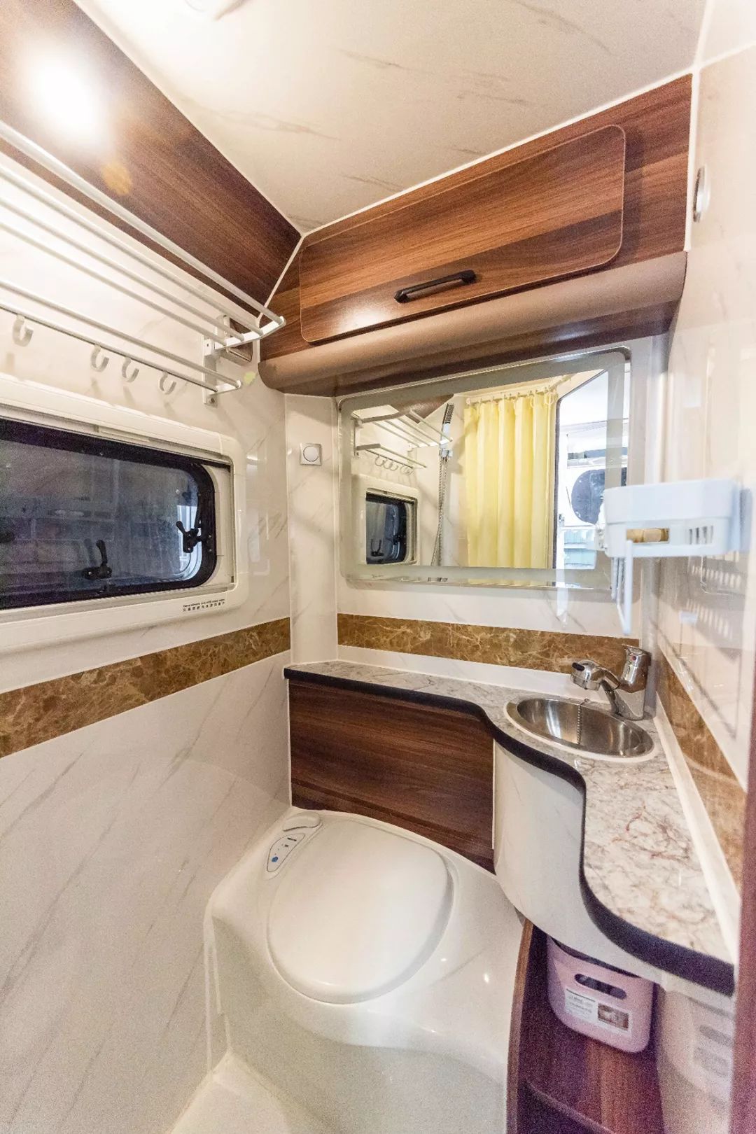 新款依维柯欧胜ad02后拓展房车,手动挡依维柯欧胜拓展房车大全