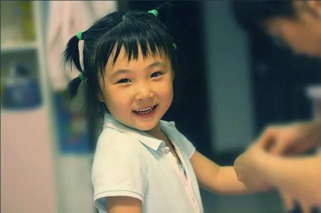 ps教程3步解决照片偏黄,图片有色差如何在ps改