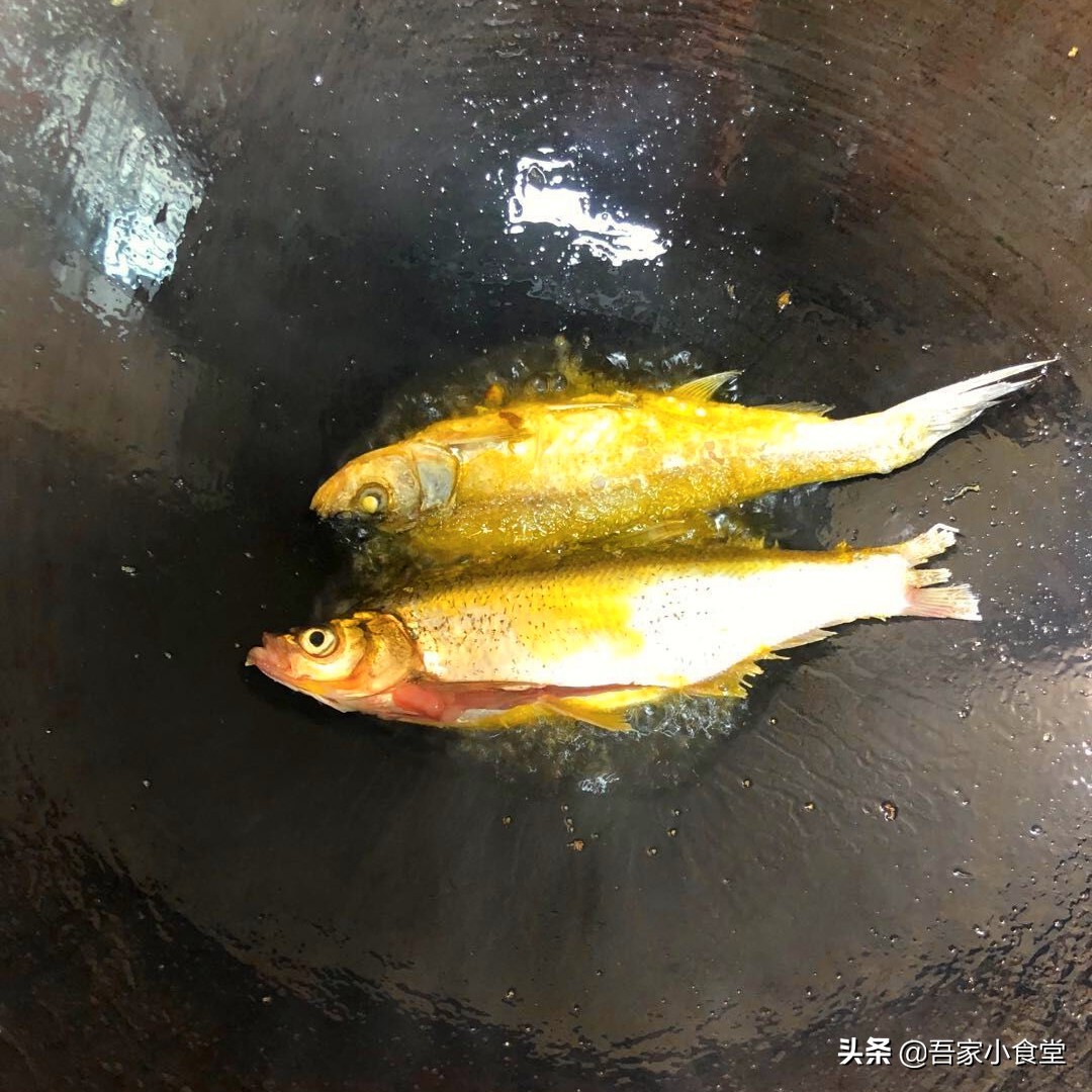 红烧小杂鱼的家常做法大全视频,红烧野生小杂鱼的家常做法视频