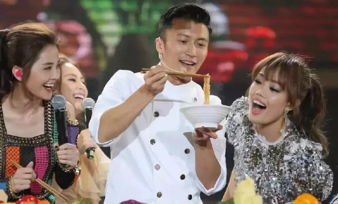 谢霆锋葱油拌面,谢霆锋吃过的炸酱面