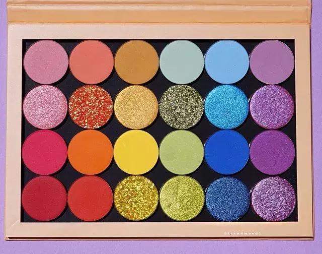 嘴痒？记得涂点999皮炎平口红，包你满意