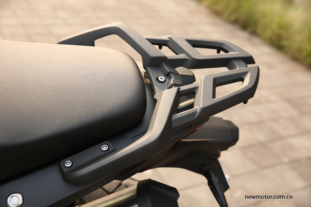 隆鑫无极650大单缸,无极650ds高速公路测评