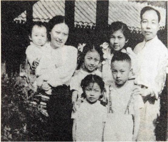 萧华：中国最年轻的开国上将，22岁当上司令，39岁授上将军衔