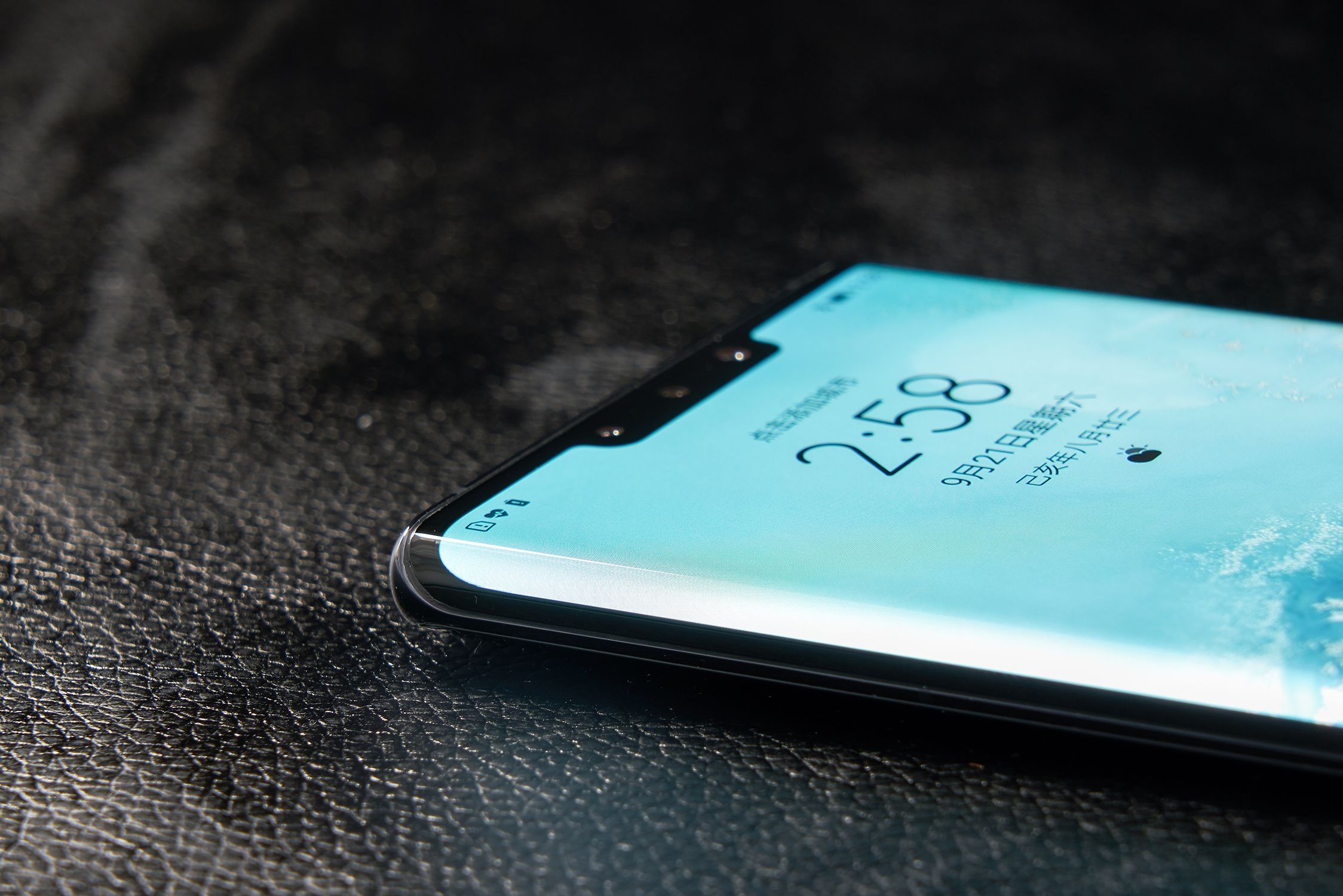 华为mate30pro屏幕评测,华为mate30pro深度评测最新