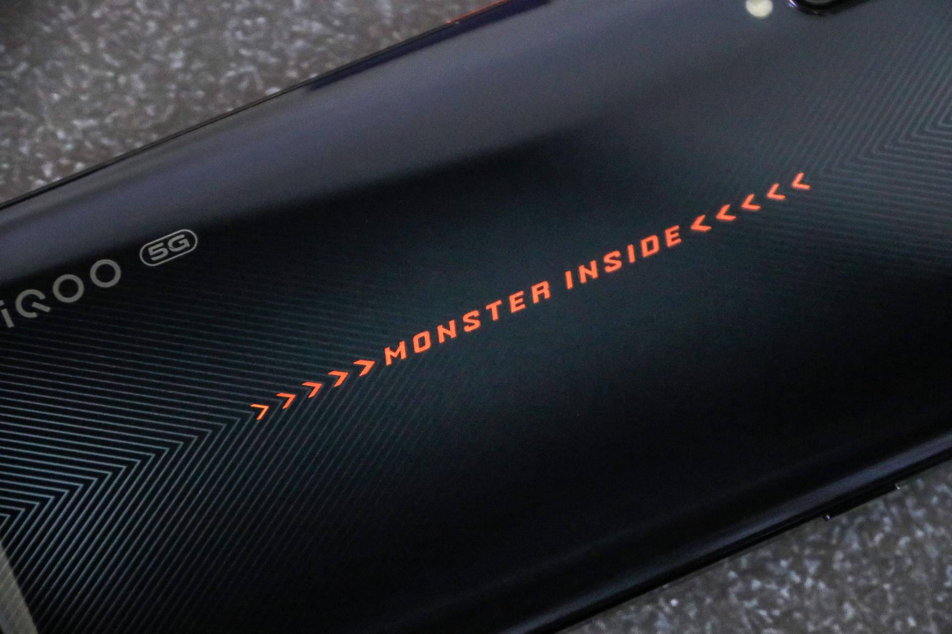 iqoopro5g版性能旗舰,iqoopro5g玩游戏和其他手机对比