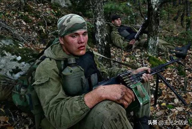 和德国纳粹不共戴天的俄罗斯，为什么有“光头纳粹”?