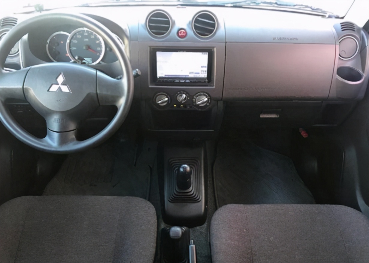 帕杰罗mini和吉姆尼哪个更好,帕杰罗v97和吉姆尼哪个好