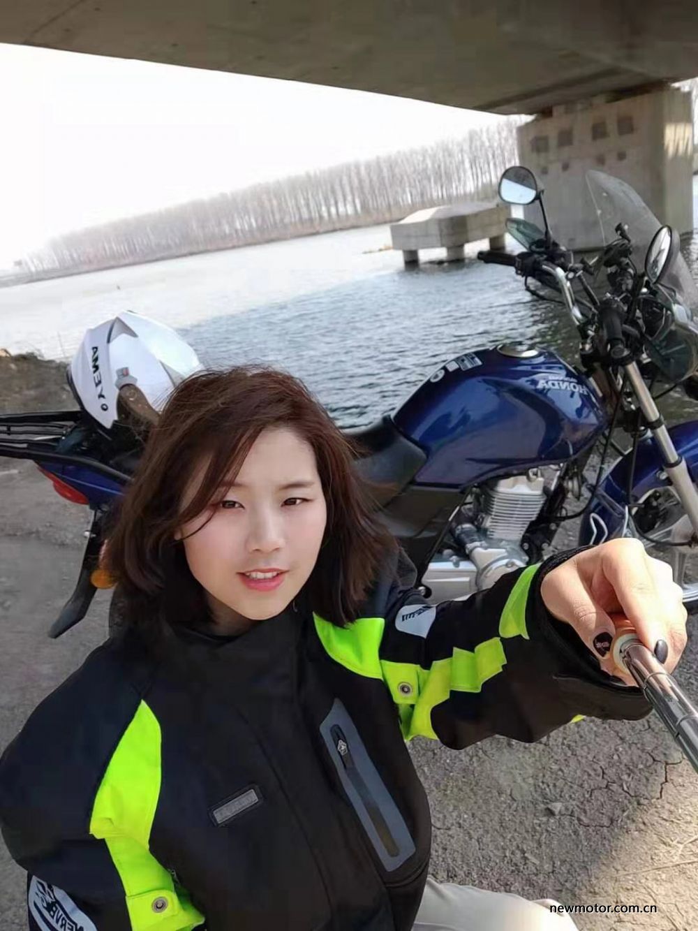 老阿姨摩托旅西藏,老阿姨摩托自驾