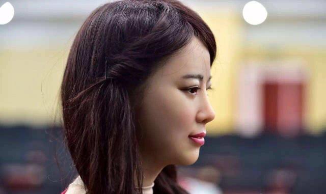 日本女性机器人惹争议，内部结构以假乱真，未来或颠覆人类社会