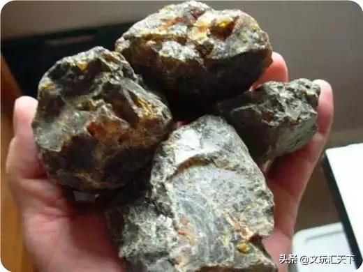 怎么才能知道蜜蜡是真的,你知道哪种蜜蜡最贵吗