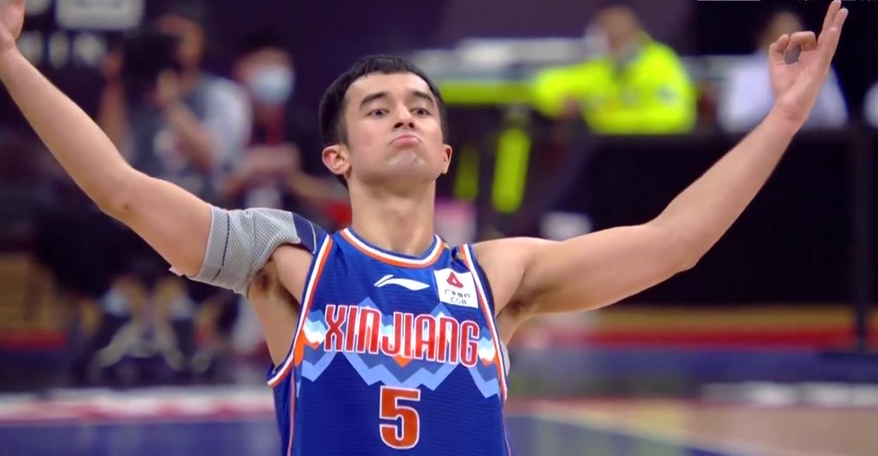 杨毅谈76人输球,杨毅输球