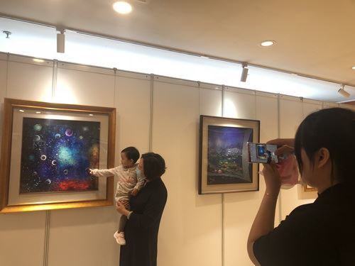 用画笔架起沟通桥梁“一带一路”人文与自然之美黄建南艺术展开幕