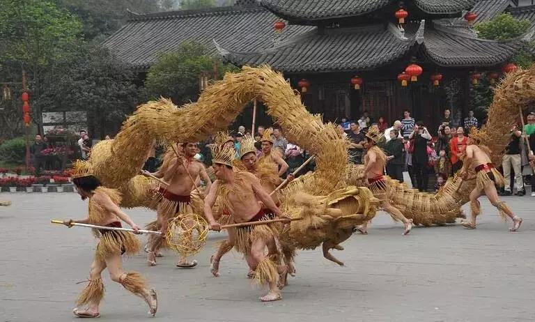 乐山大佛为何不属于石窟,乐山不止有大佛还有美食