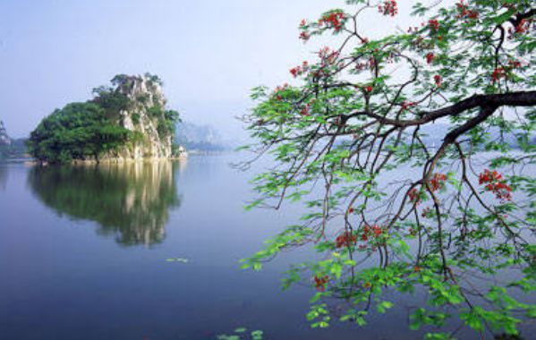 「词风雅韵」季国强｜守望沧桑追过往雄关似铁锁流年