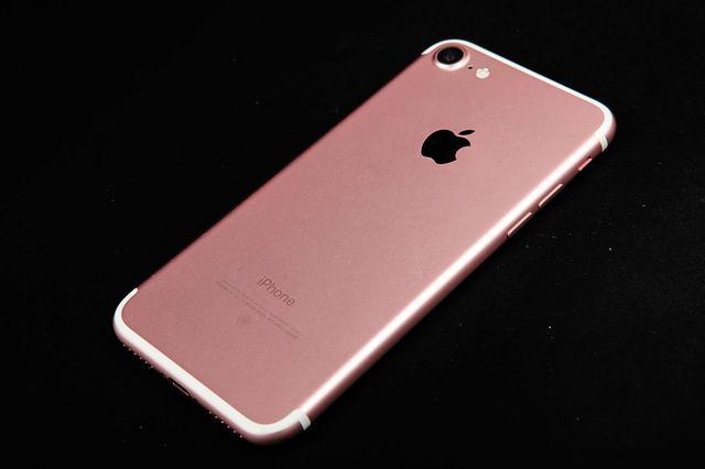iphone7老机,十年前的iphone7