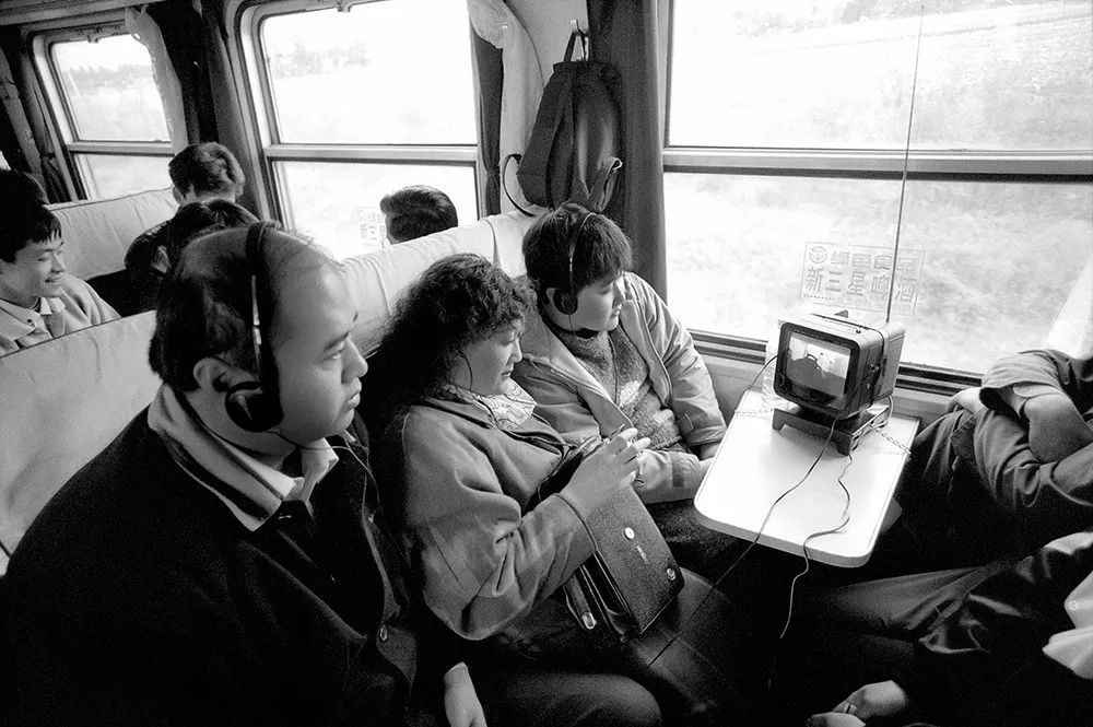 回忆二十几年前坐绿皮车的感觉,坐老式绿皮车是什么感觉