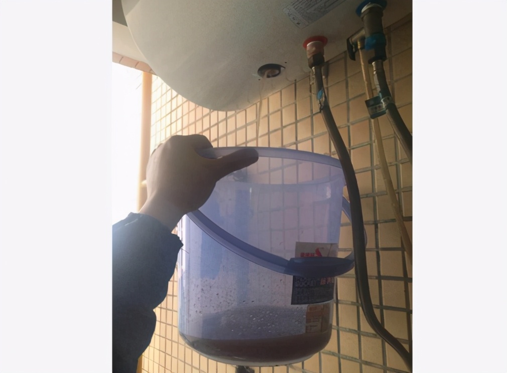 电热水器出水量小什么原因,电热水器出水量很小如何解决万和