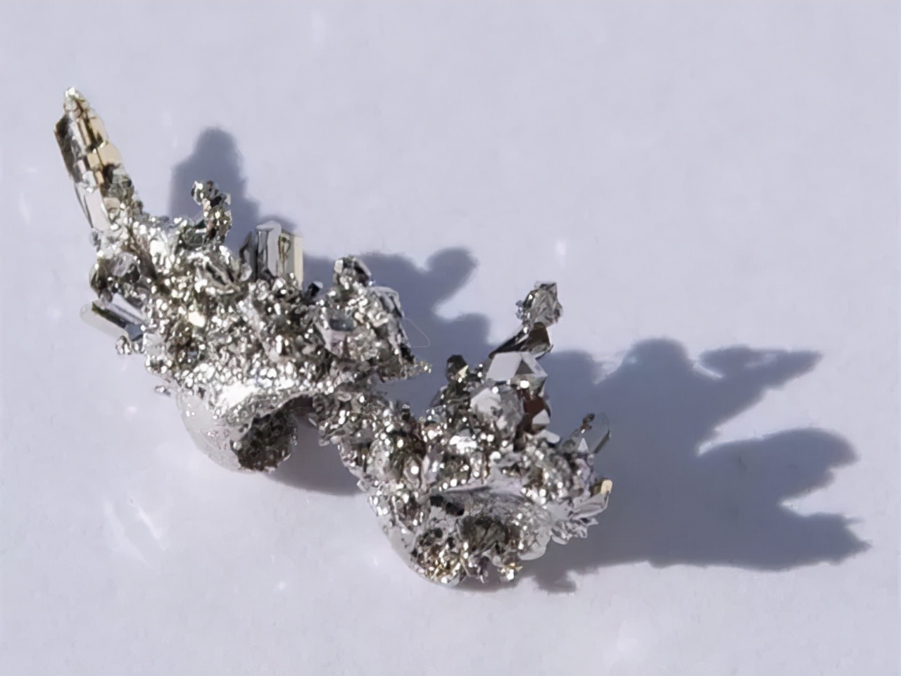 正规钯铂回收,金铂瑞珠宝黄金回收