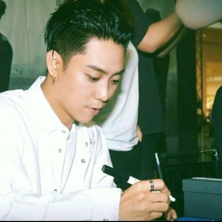 水晶男孩请殷志源吃饭,水晶男孩殷志源评价