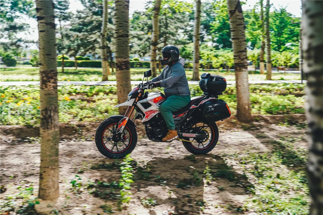 1万出头拉力车推荐,2021款银钢铁拳250评测视频