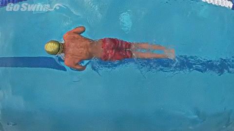 蛙泳错误的翻脚动作,蛙泳蹬腿翻脚不正确怎样纠正