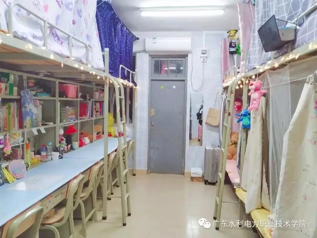 大学宿舍5人间哪个最好,《大学》宿舍对比