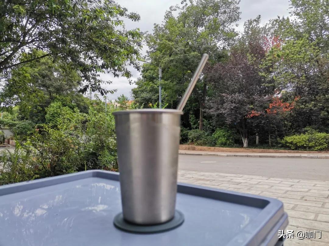 日出200+杯、运营千人粉丝群,2个人就够了