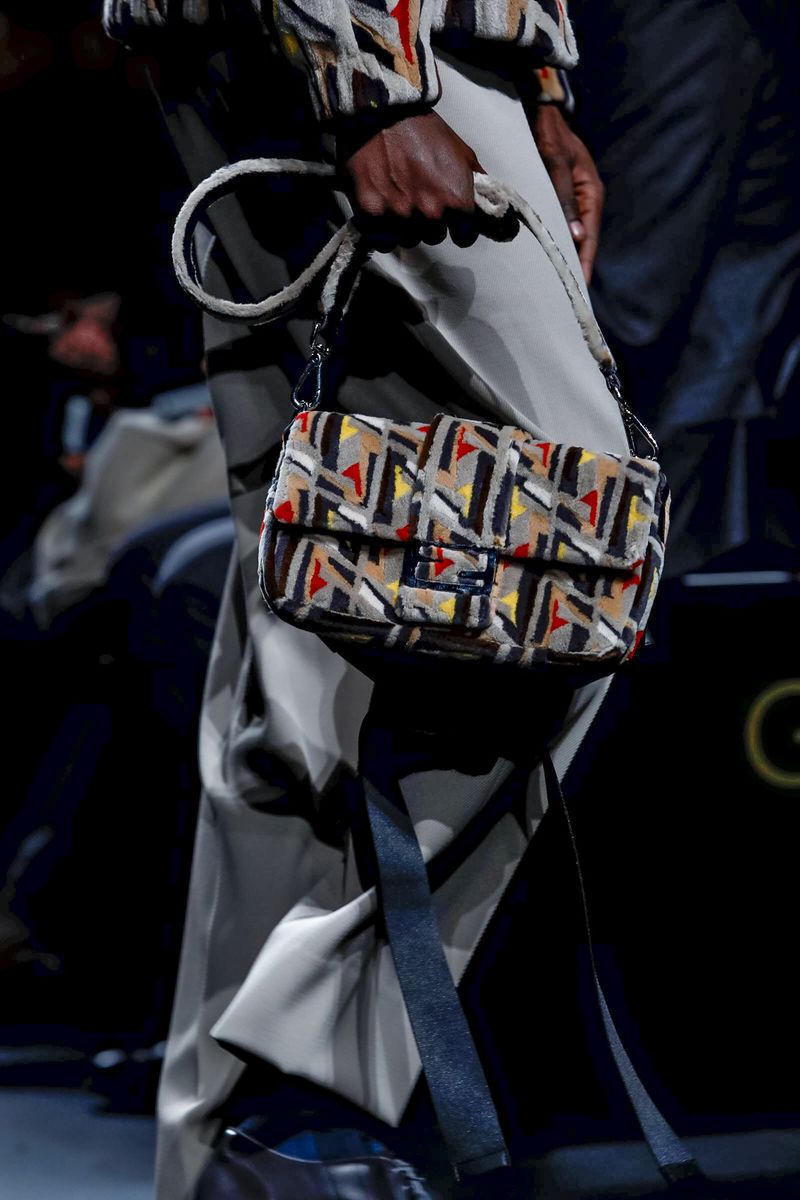 米兰时装周fendi2022春夏系列,米兰时装周2019秋冬fendi价钱