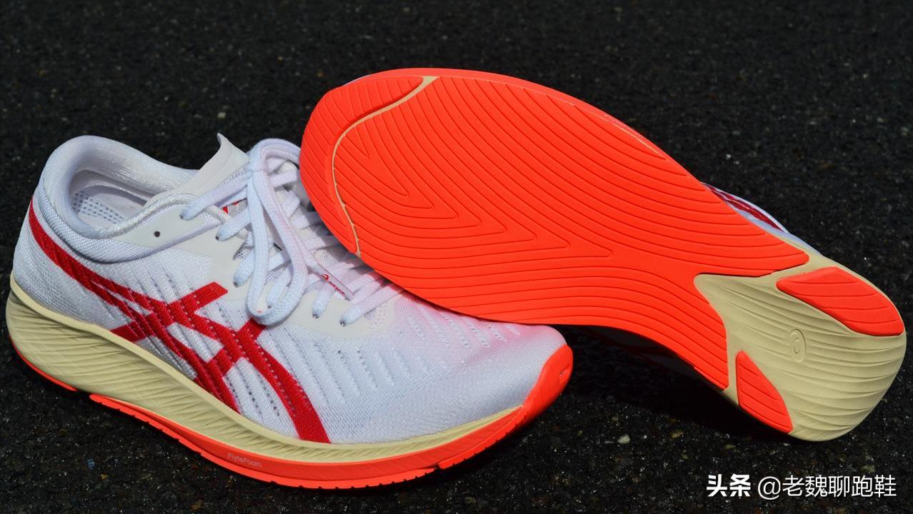 亚瑟士碳板跑鞋推荐前十名,亚瑟士耐克碳板跑鞋对比