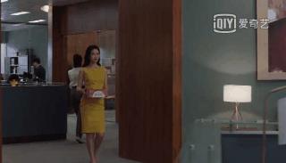 栗娜裙子搭配鞋子,精英律师栗娜50条裙子图片