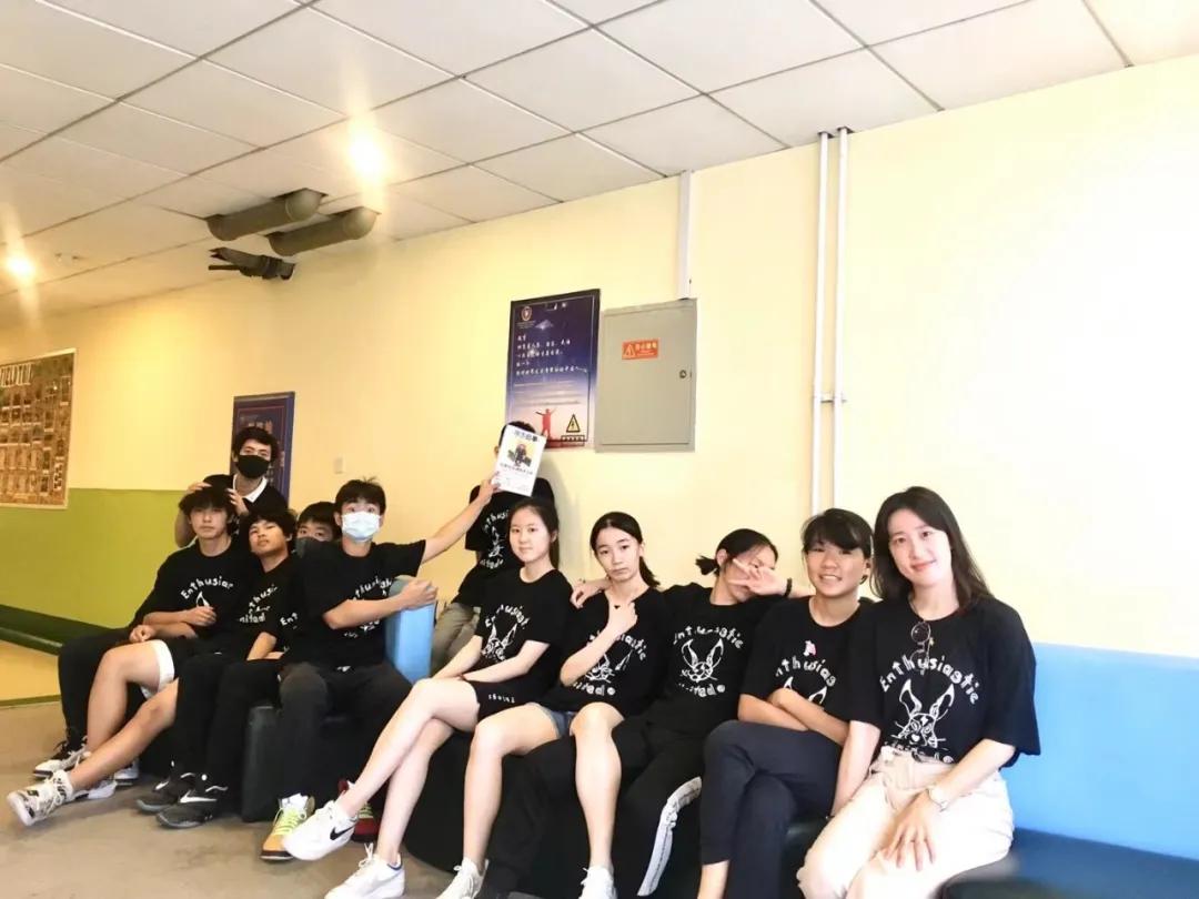 我的教育故事师德师风演讲比赛,我和学生共成长师德师风演讲视频